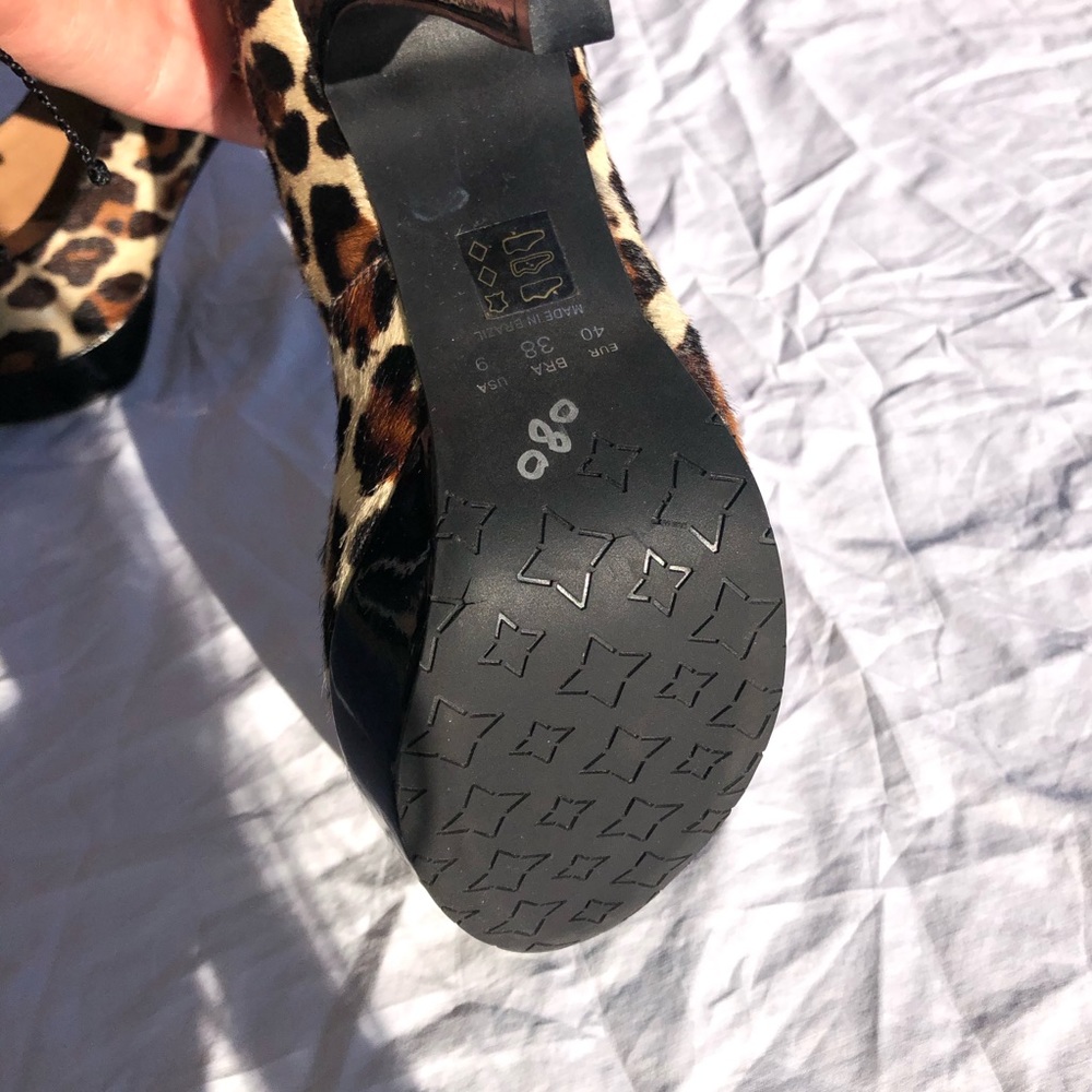 Leopard Pumps - Picture 5 of 6